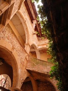 « Les tr\u00e9sors cach\u00e9s de Villefranche »